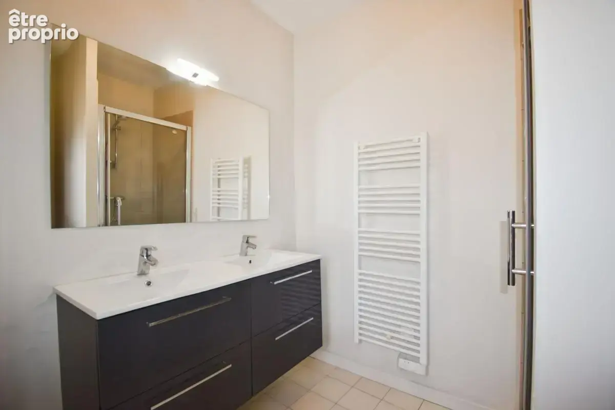 Centre d'Uzès, beau duplex rénové et climatisé - photo 21