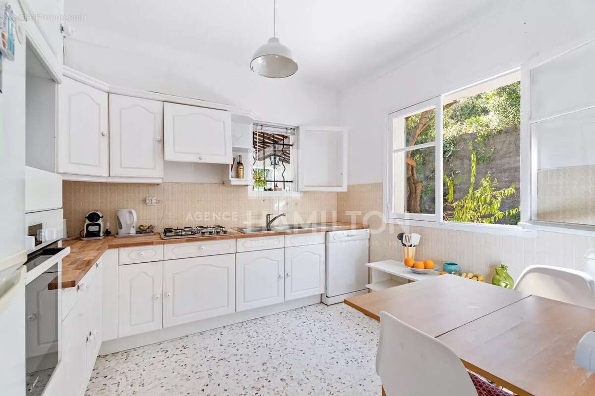 Exclusivité : Charmante villa à pied du village de Biot - photo 5