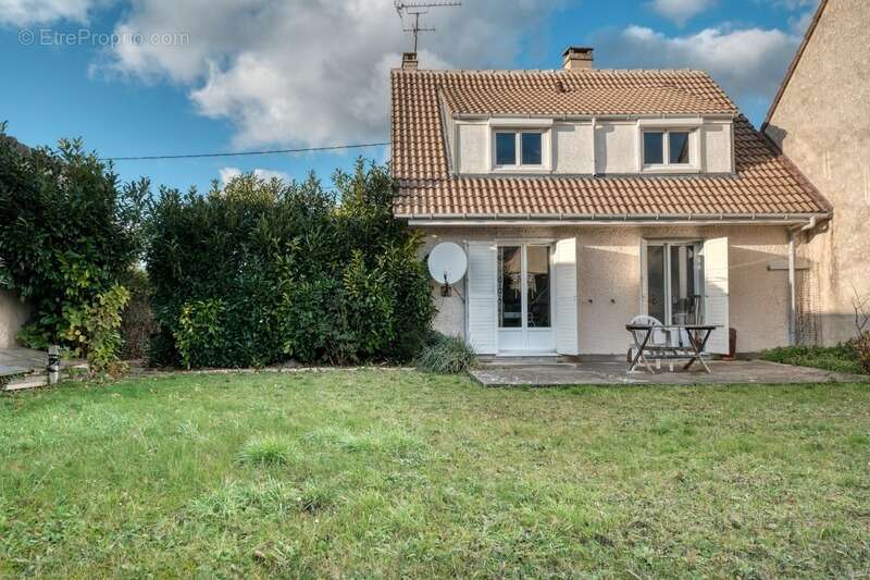 Maison à VILLIERS-SAINT-FREDERIC