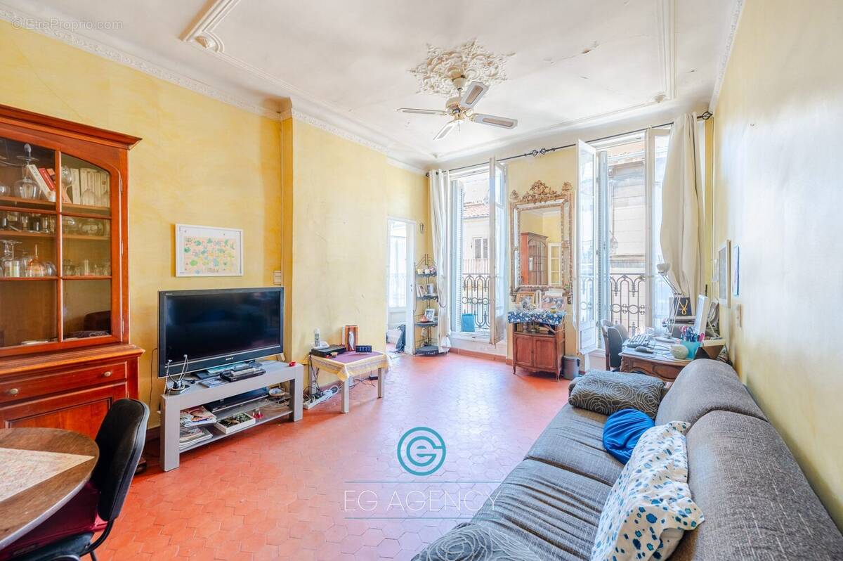 Appartement à MARSEILLE-1E