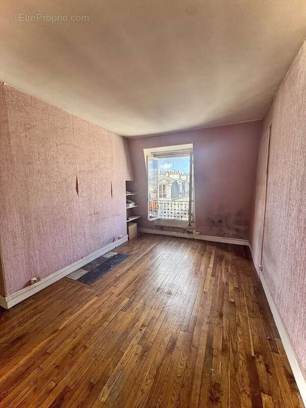Appartement à PARIS-14E