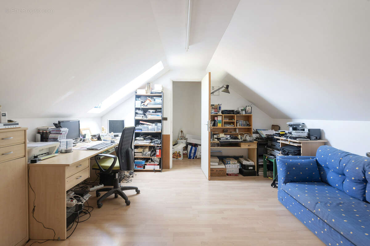 Maison à D&#039;HUISON-LONGUEVILLE