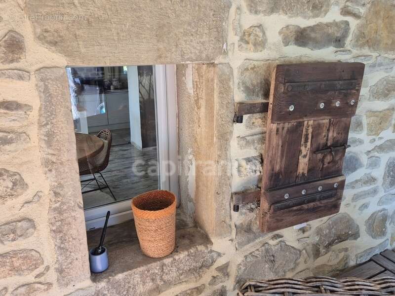 Maison à VEZENOBRES