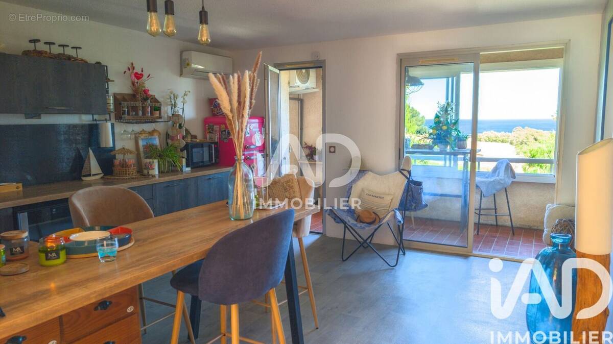 Photo 1 - Appartement à ROQUEBRUNE-SUR-ARGENS