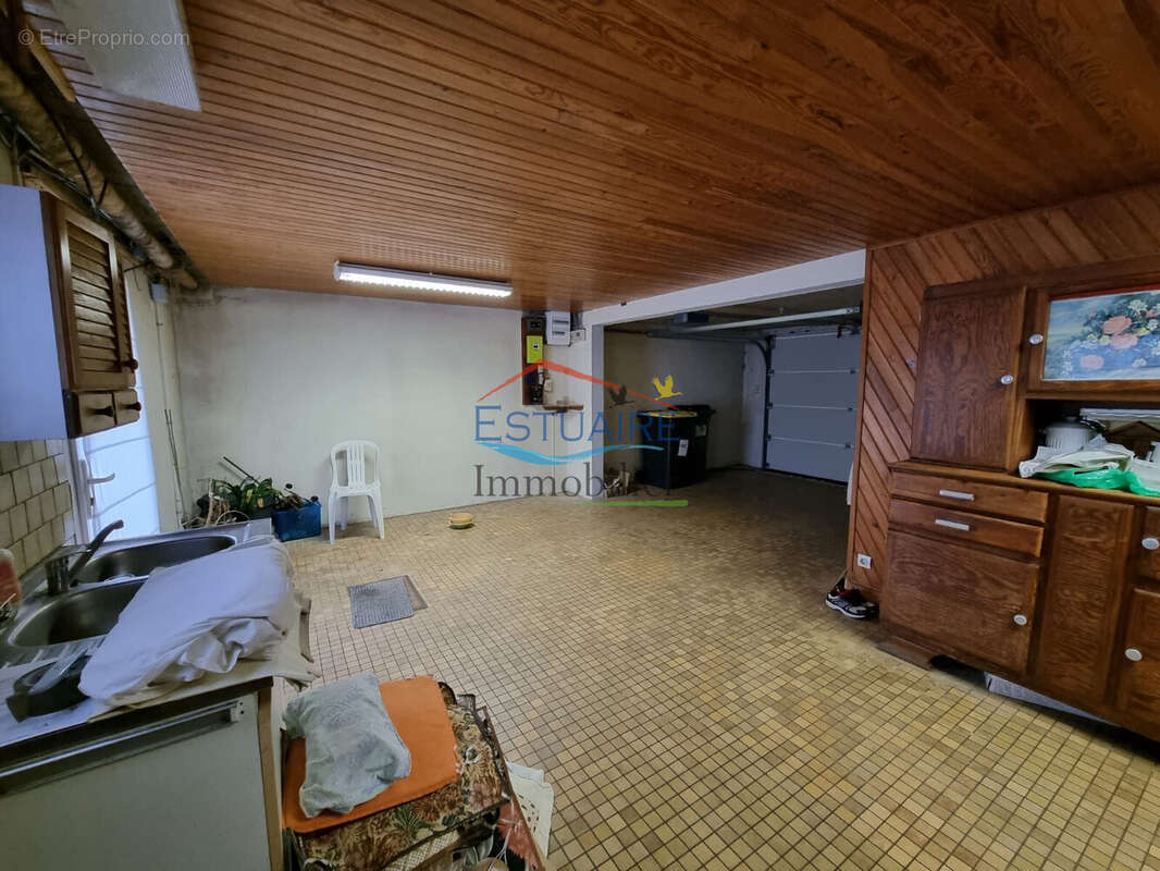 Maison à SAINT-ETIENNE-DE-MONTLUC