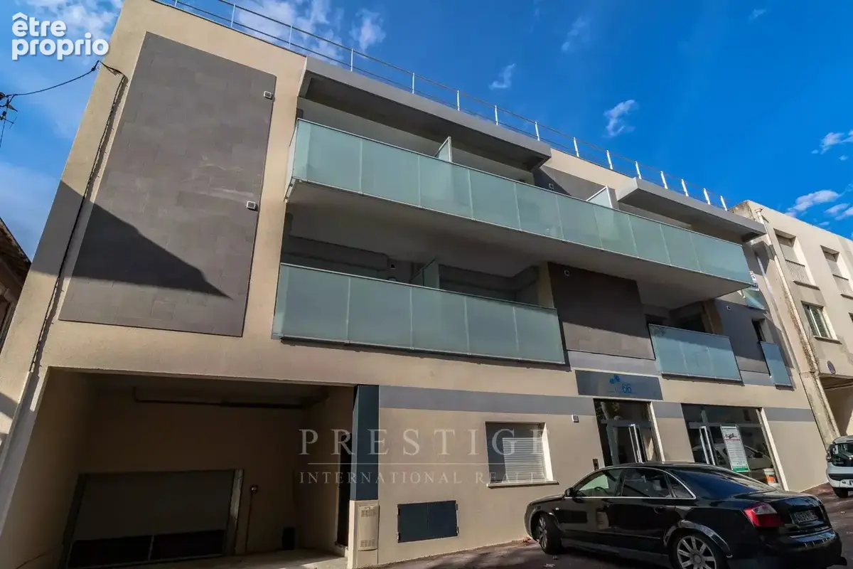JUAN LES PINS, 2 parkings pour 26m² à vendre - photo 3