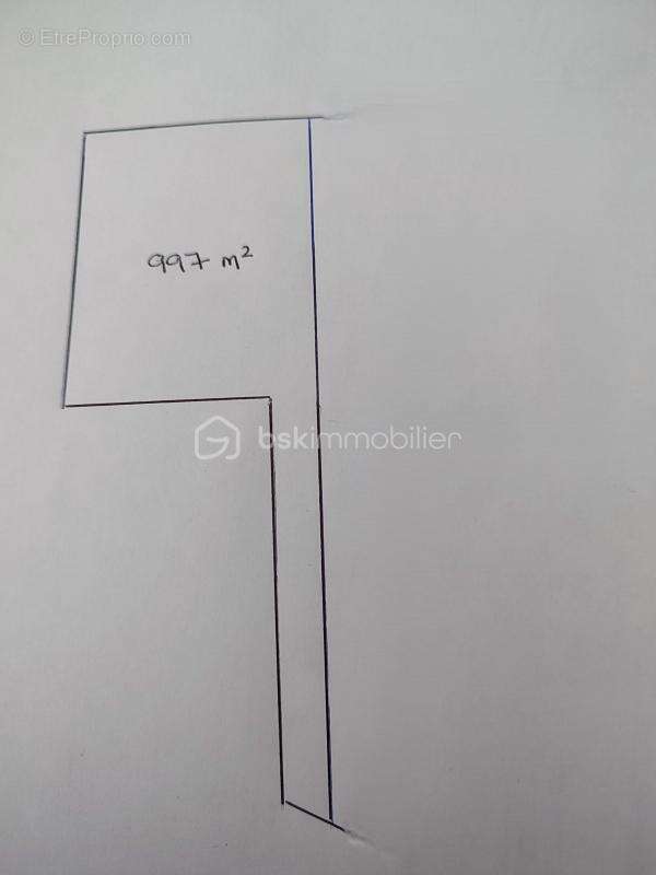 Terrain à CARROUGES