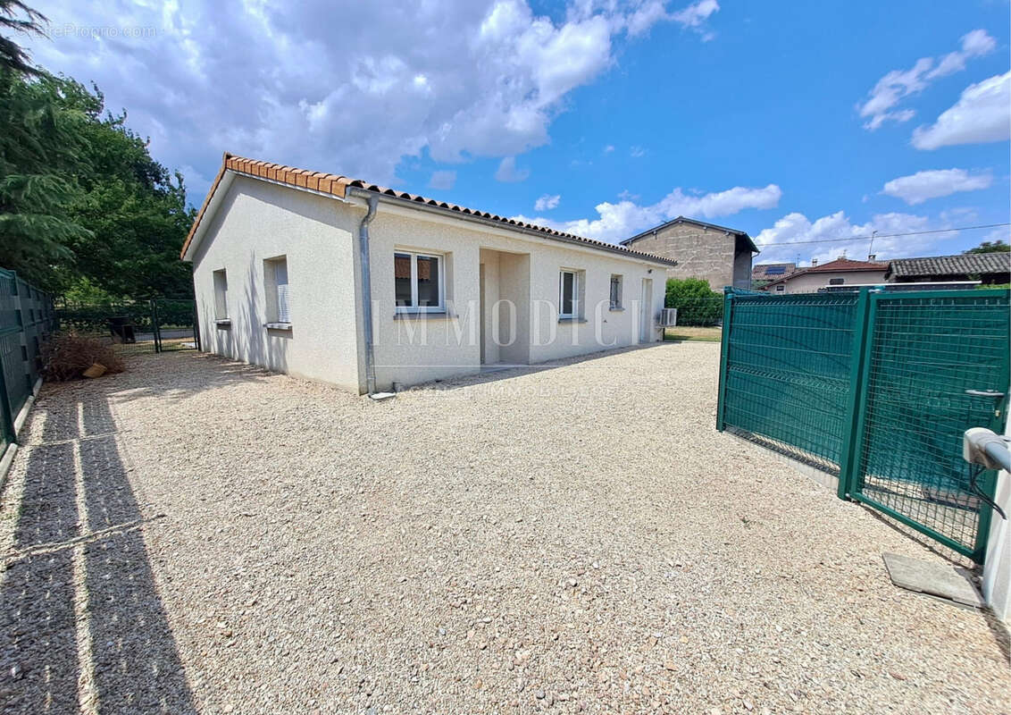 Maison à CRECHES-SUR-SAONE