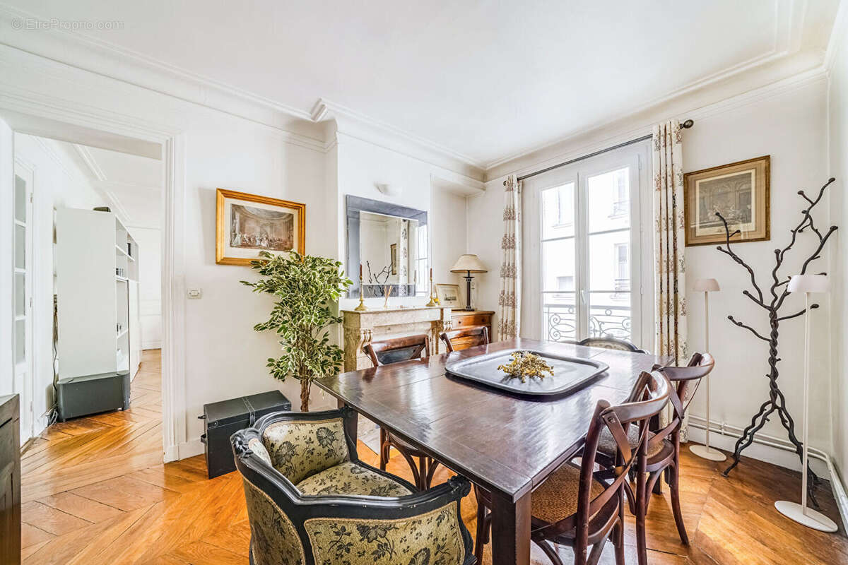 Paris 14ème-Rue Daguerre-76 m2 de charme avec ascenseur,parquet  et cour arborée - photo 4