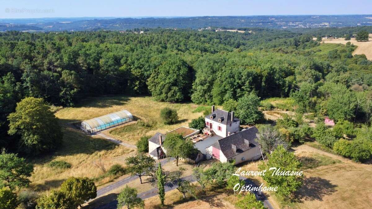 Propriété 30 pièces 980 m² sur 26 hectares de bois et pairies - photo 3