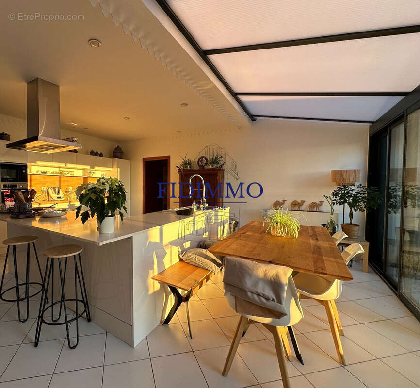 Maison à CHENNEVIERES-SUR-MARNE