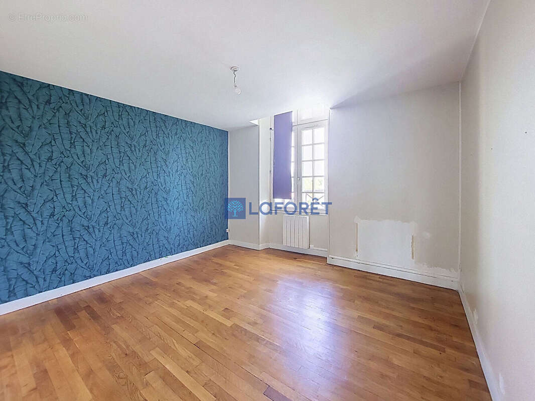 Appartement à LA FERE