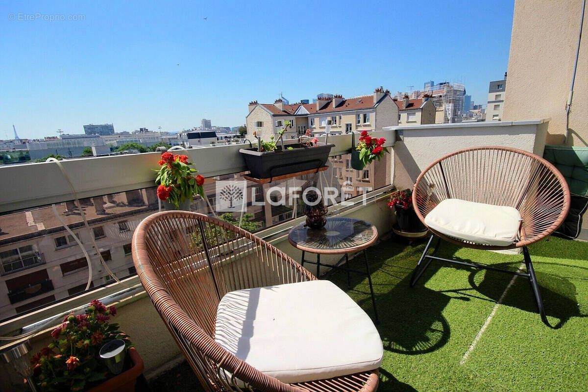 Appartement à COURBEVOIE