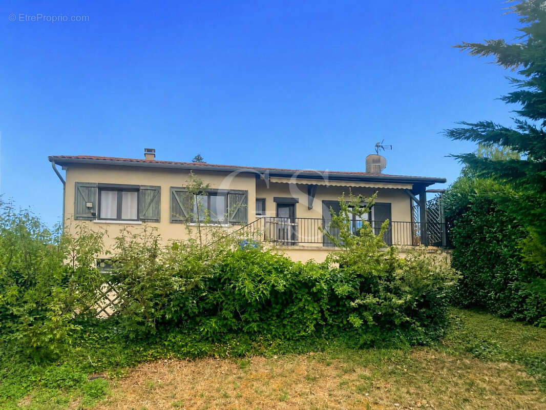 Maison 93 m² à Pommiers  - photo 2