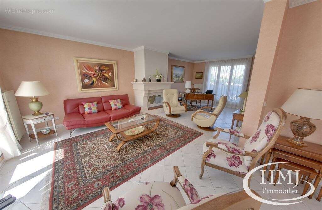 Maison 140 m² à Courcouronnes  - photo 2
