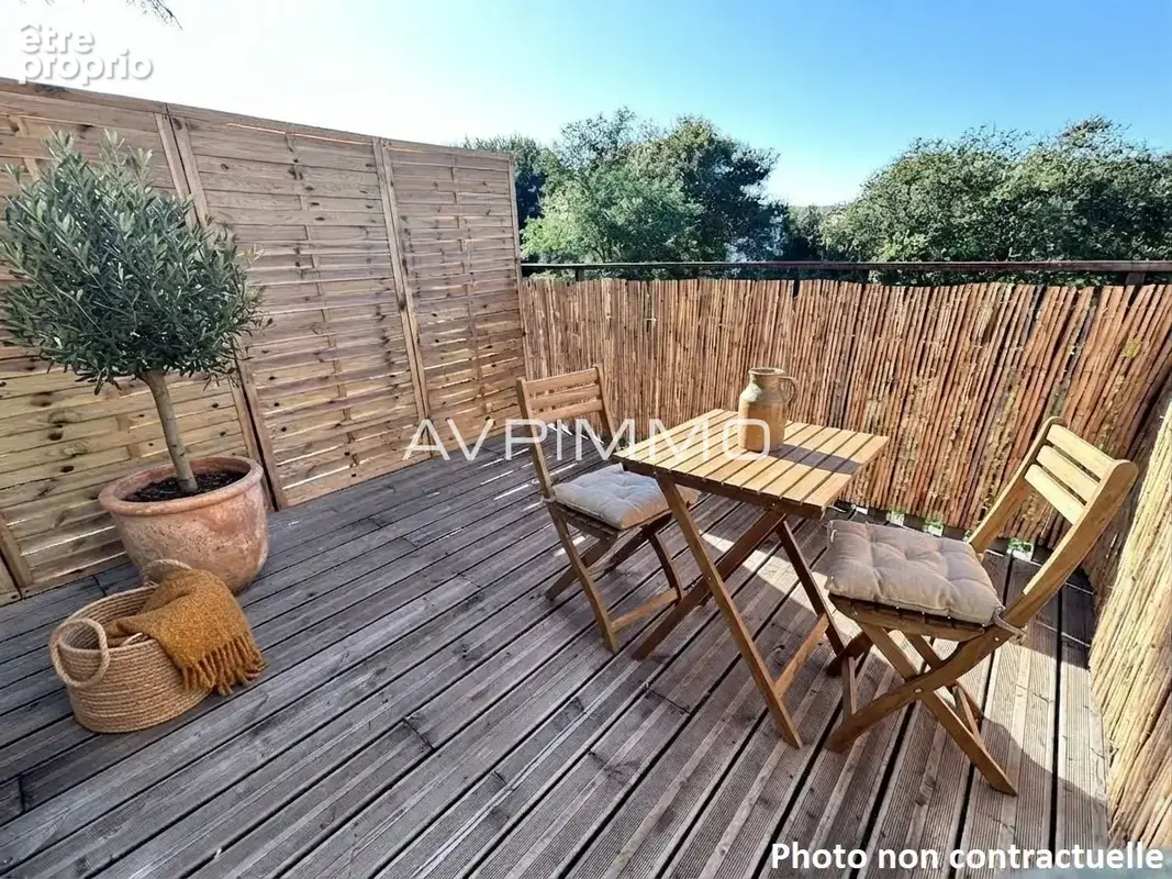 Photo Appartement à Saint-Cyr-Sur-Mer au prix de 177 000€
