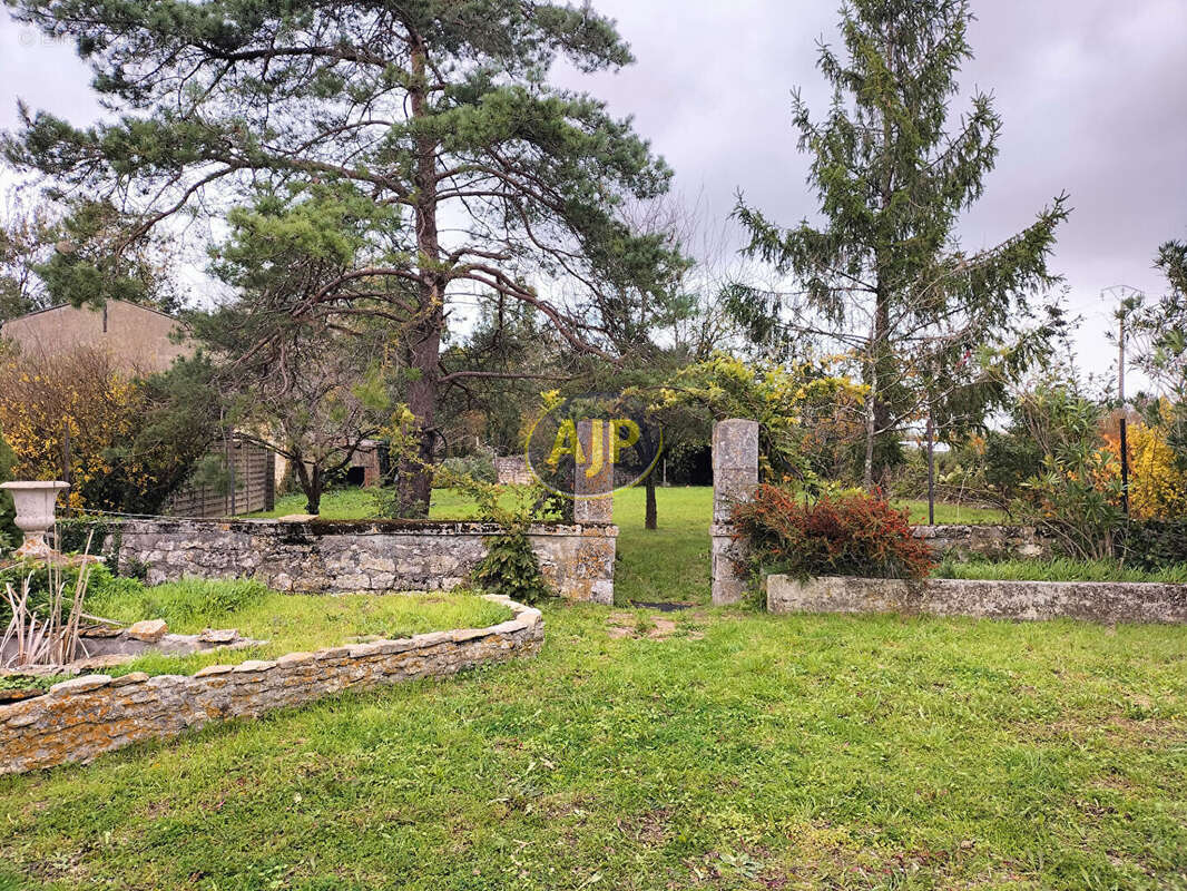 Maison à TONNAY-CHARENTE