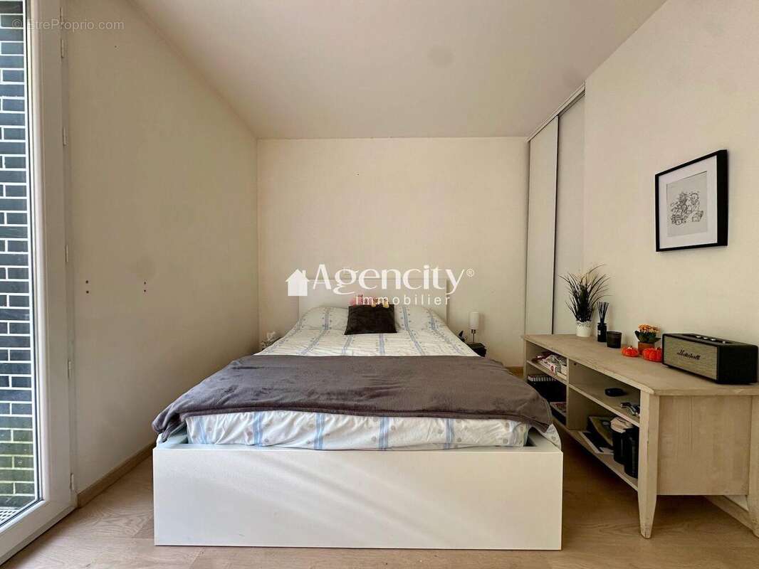 Photo coté nuit - Appartement à BUSSY-SAINT-GEORGES