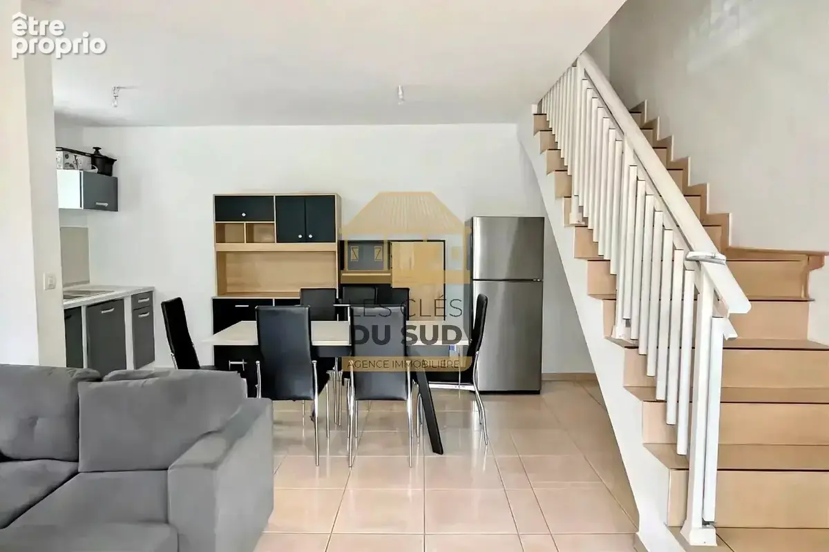 Maison T2 vendue louée avec cour intérieure et parking à Rivière Saint Louis – investissement locatif rentable - photo 2