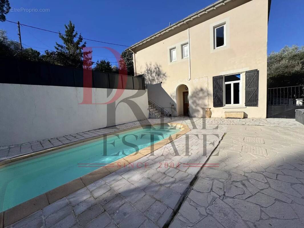 Maison à PEILLE