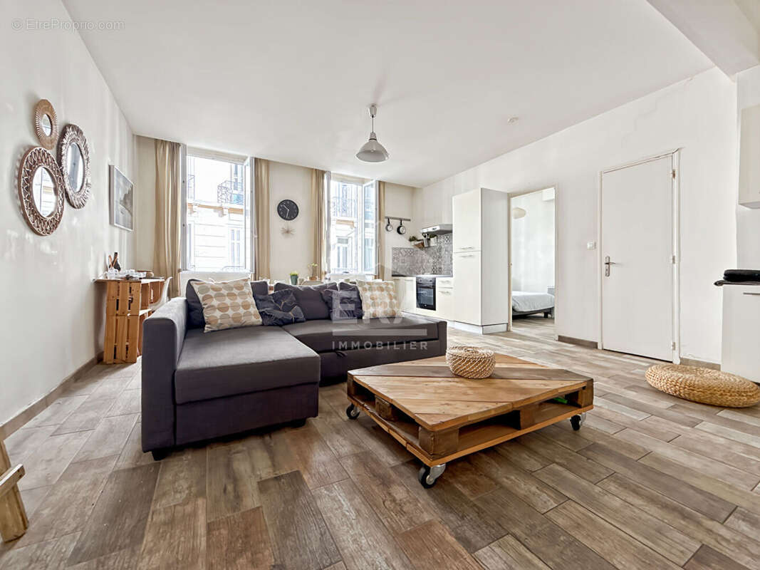 Appartement à MARSEILLE-6E