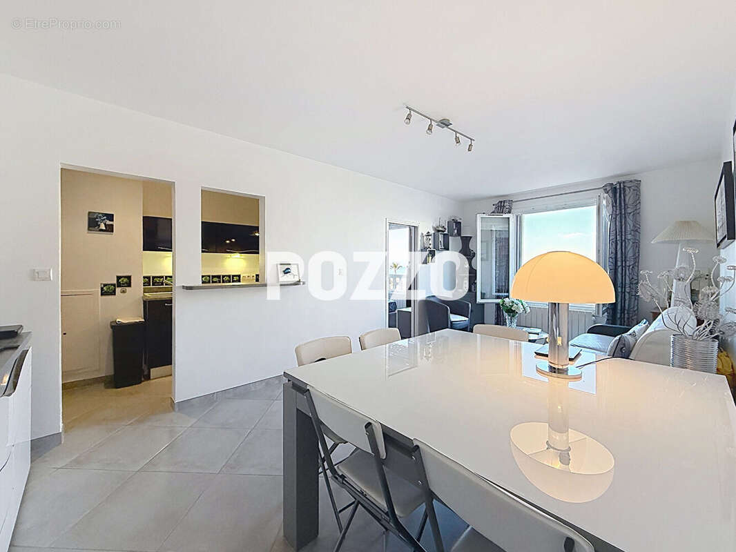 Appartement à DONVILLE-LES-BAINS
