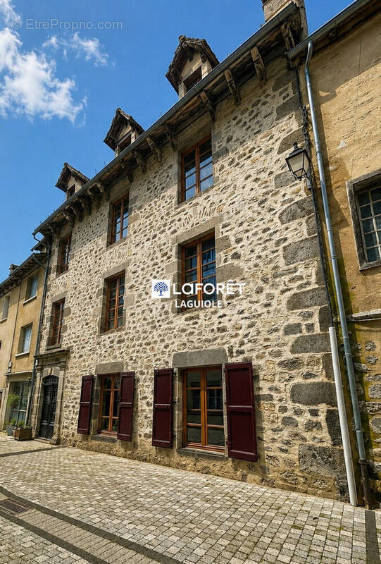 Maison à MUR-DE-BARREZ