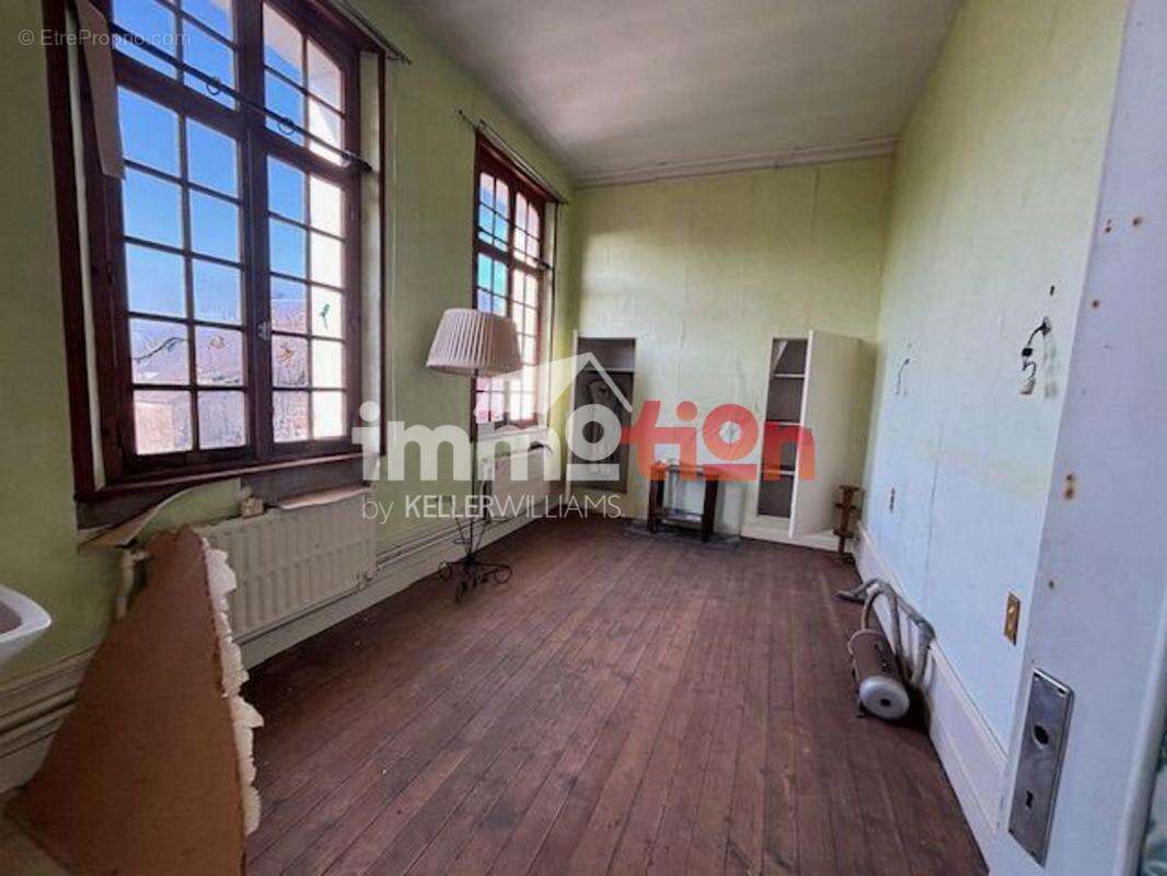 Maison à FEUQUIERES-EN-VIMEU