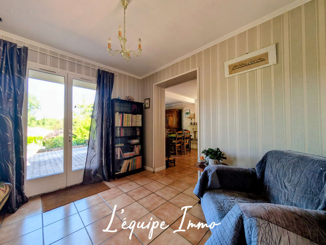 Grande Maison familiale avec piscine et garages sur 4300 m2 de terrain - photo 5