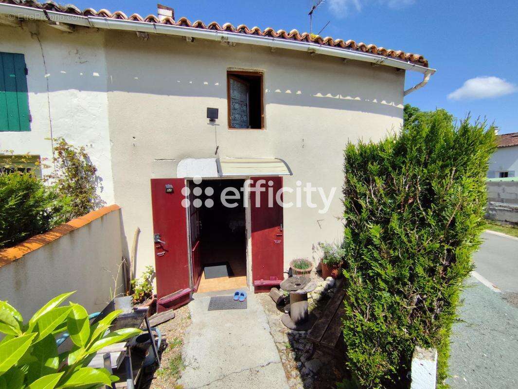 Maison à SAINT-DENIS-DU-PIN