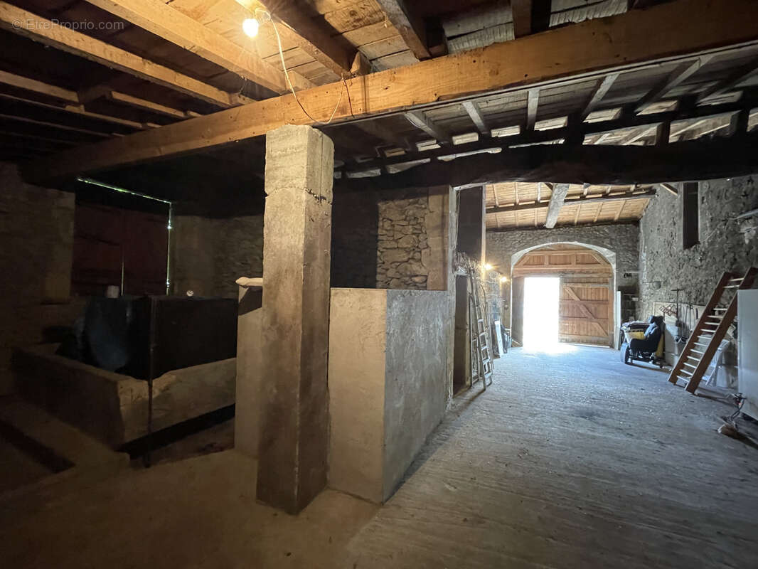 Maison à MARTRES
