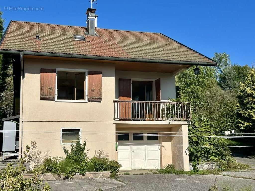 Appartement à GROISY