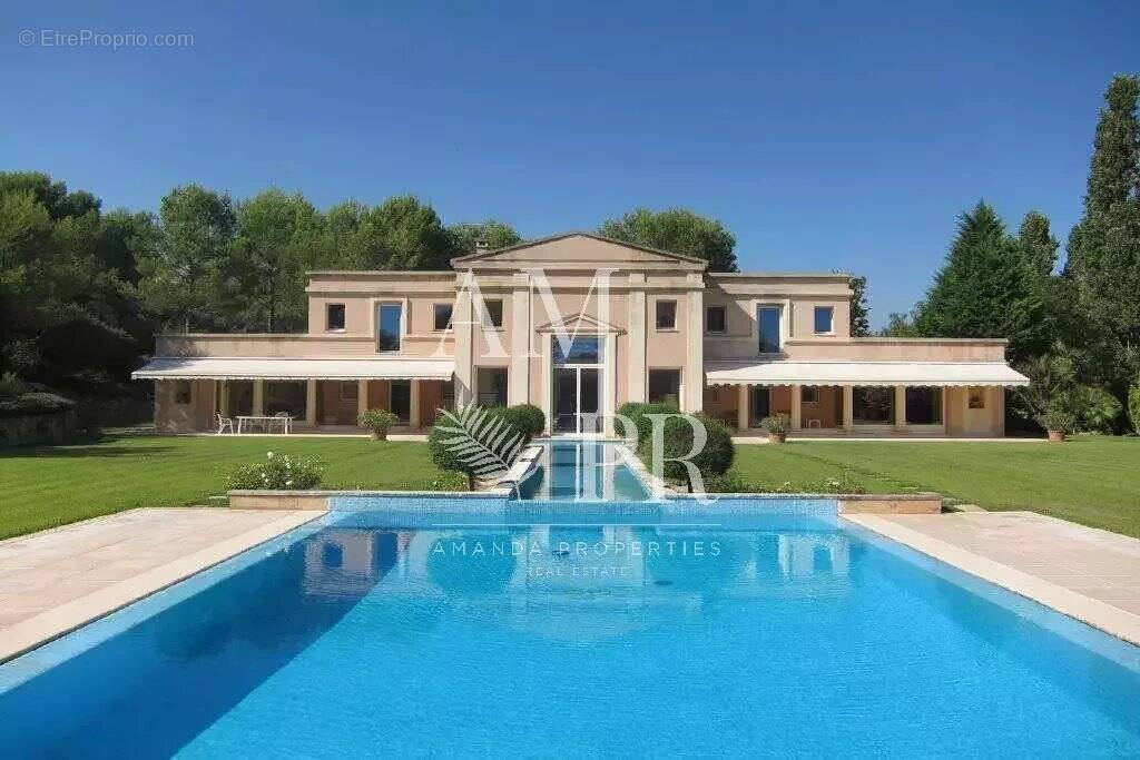 Maison à VALBONNE