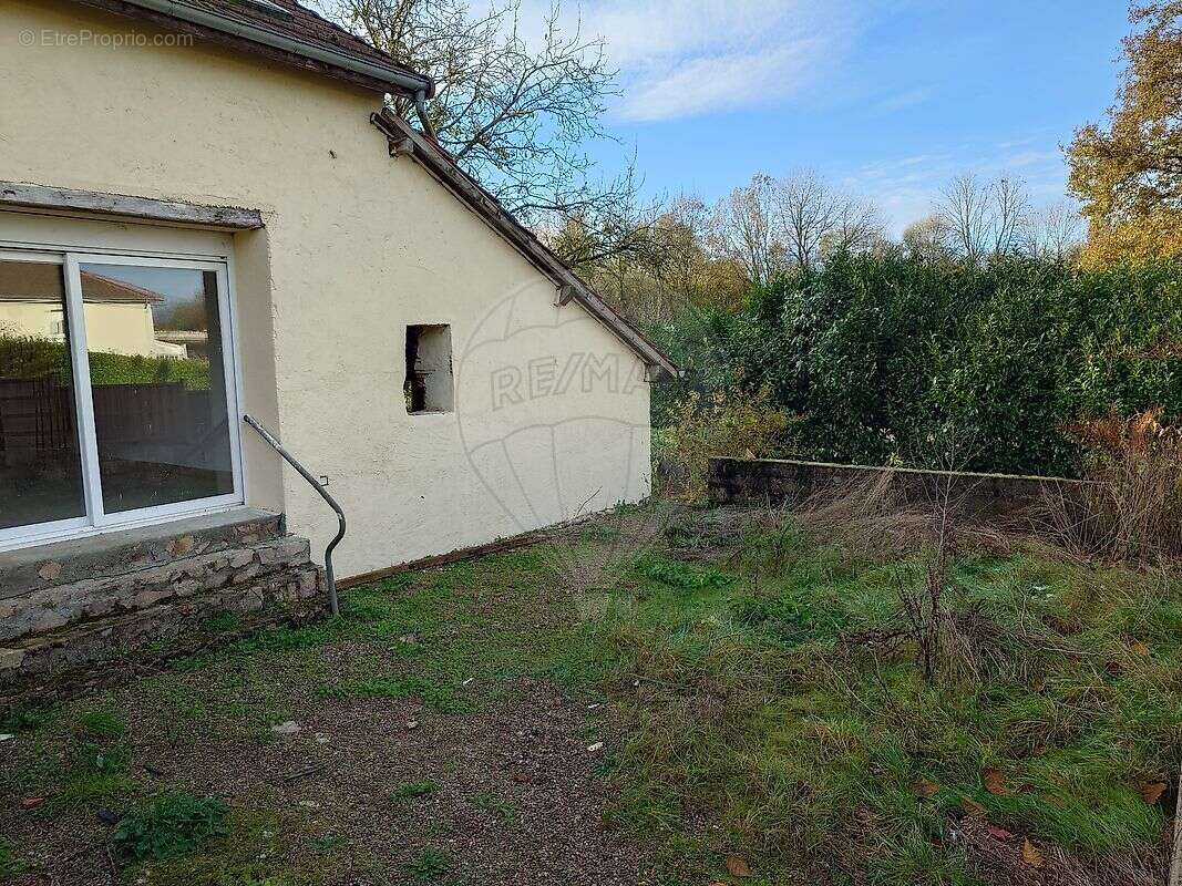 Maison à LUZY