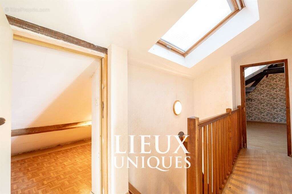 Maison à AZE