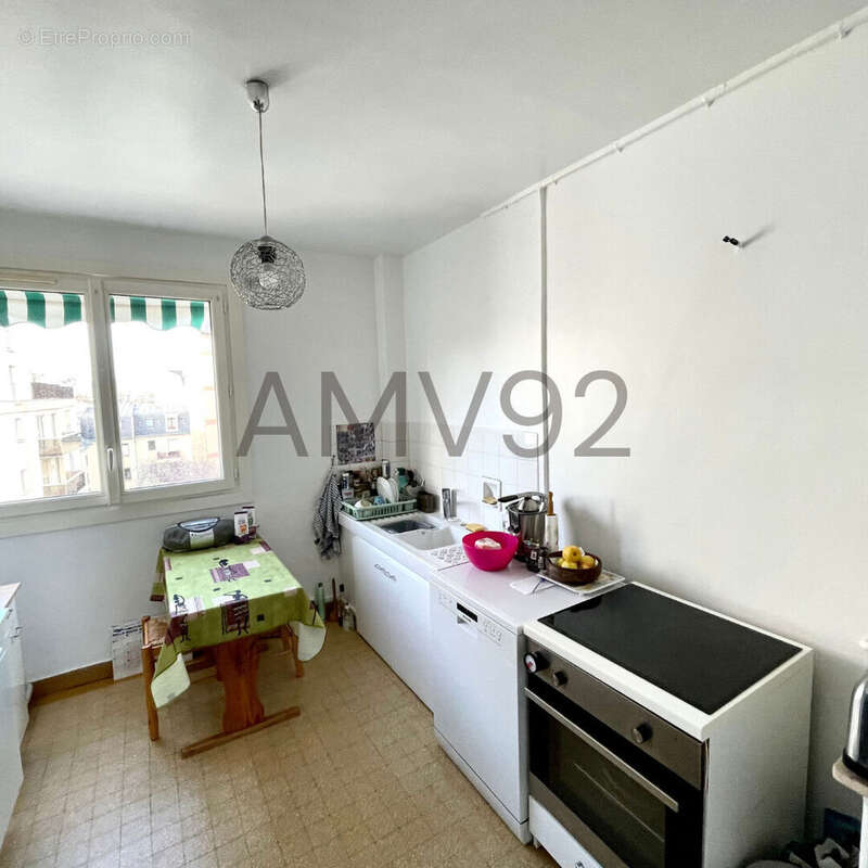 Appartement à LA GARENNE-COLOMBES