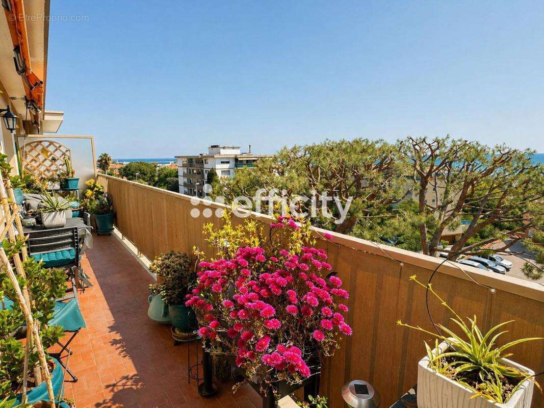 Appartement à SAINT-LAURENT-DU-VAR
