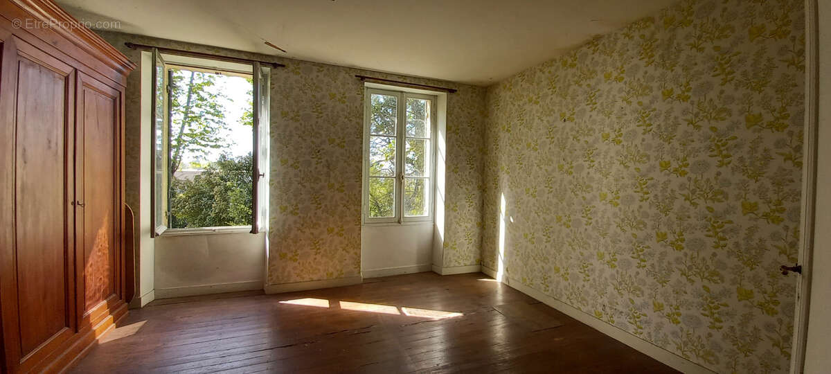 Maison pierre 7 pièces avec dépendance sur 1,13 hectare   Fort potentiel à rénover   Proche commodités - photo 11