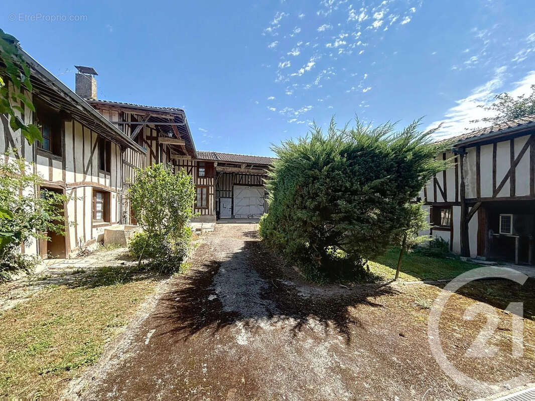 Maison à SAINT-AMAND-SUR-FION