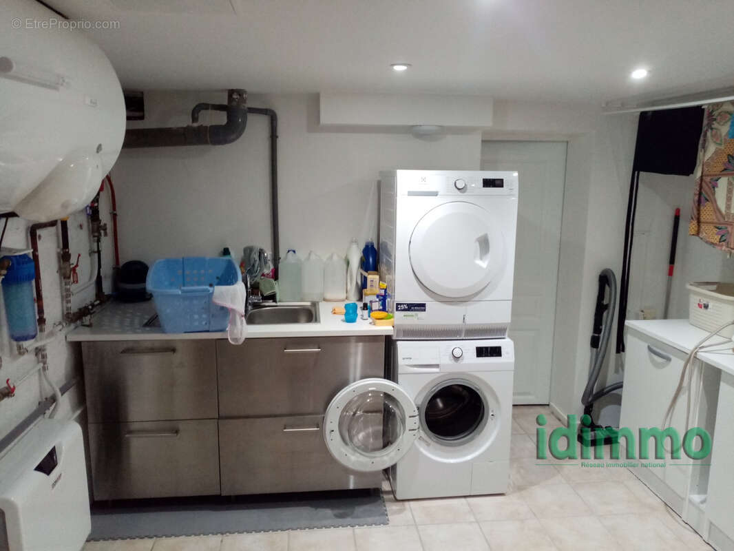 Magnifique ensemble immobilier de 350 m2, avec 2 logements , dans un lieu recherche, avec piscine sur un terra - photo 28