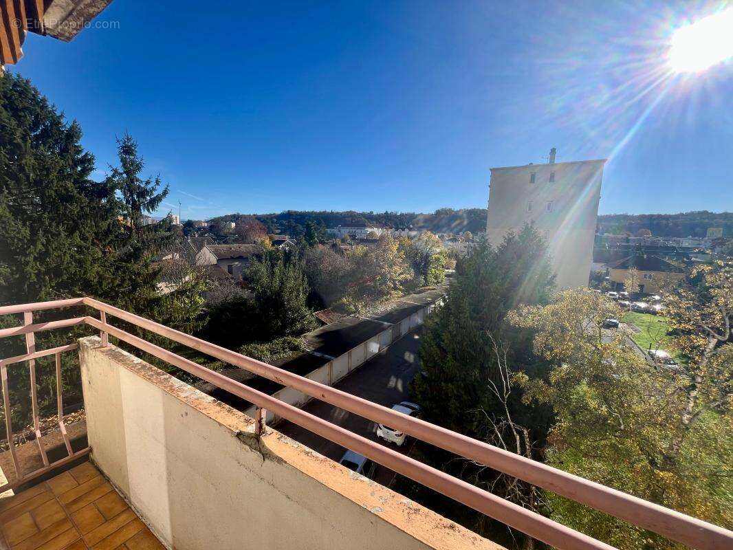 Appartement à BOURGOIN-JALLIEU