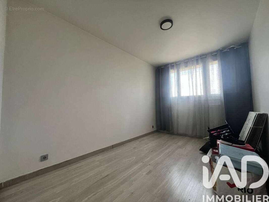 Photo 8 - Appartement à FLEURY-LES-AUBRAIS