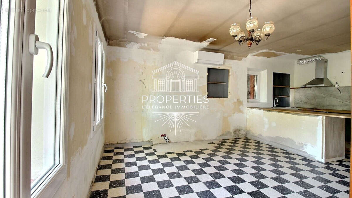 Appartement à BORMES-LES-MIMOSAS