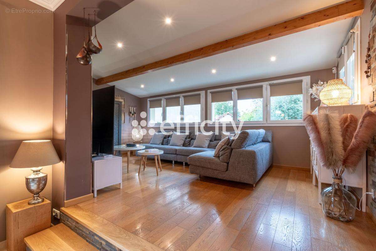 Maison à VILLENEUVE-LE-ROI