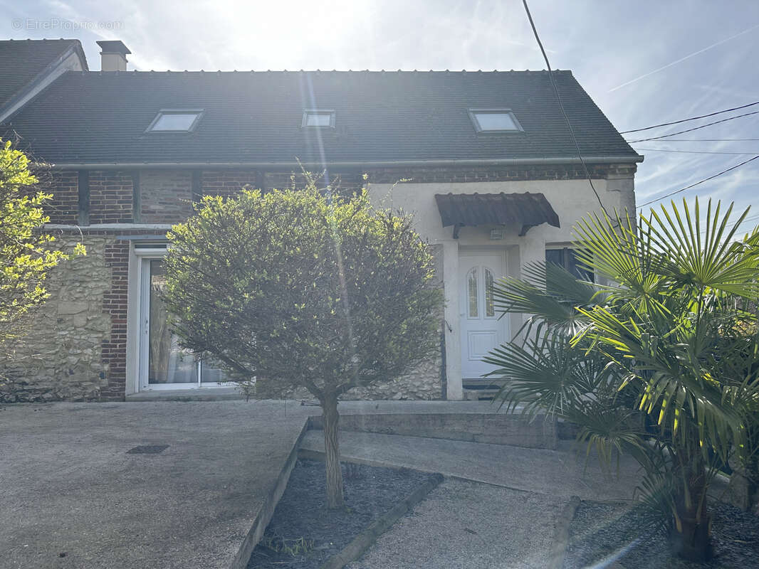 Maison à SAINTE-GENEVIEVE