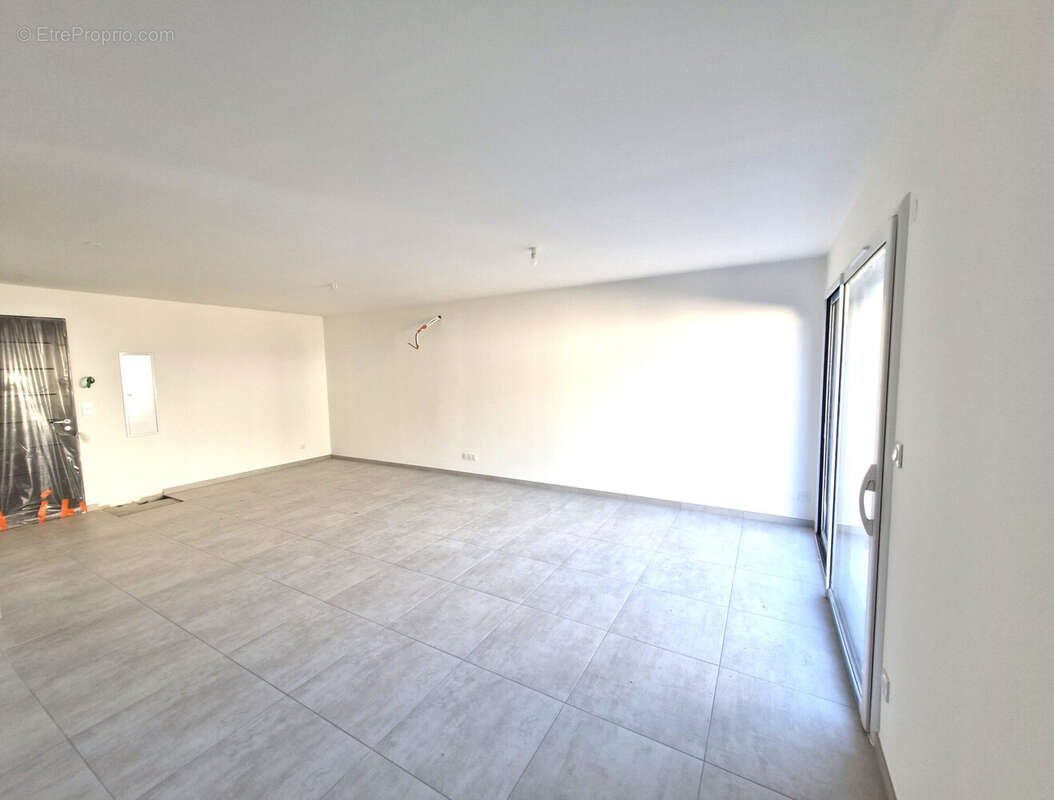Appartement à CUERS