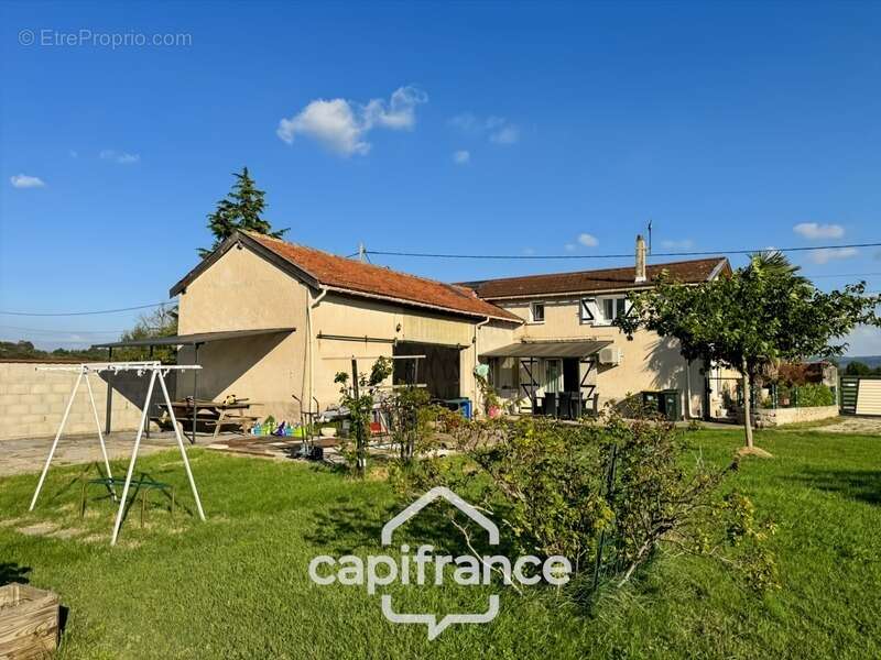 Maison à BOUGE-CHAMBALUD