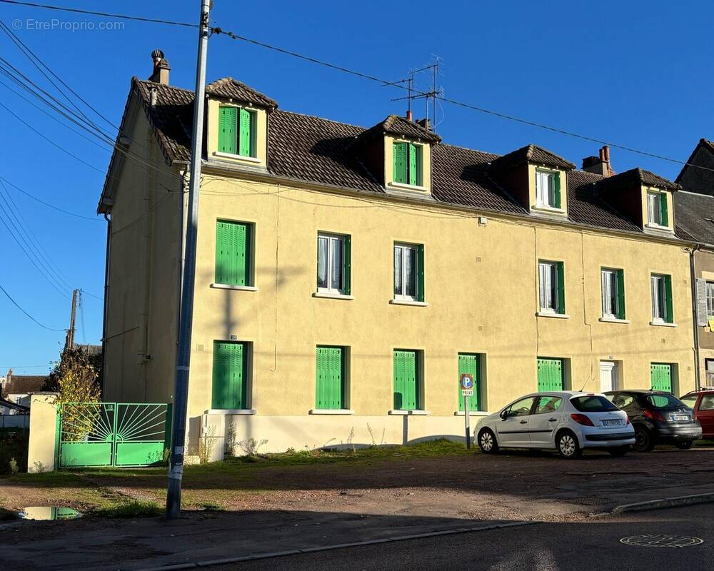 Appartement à FOURCHAMBAULT