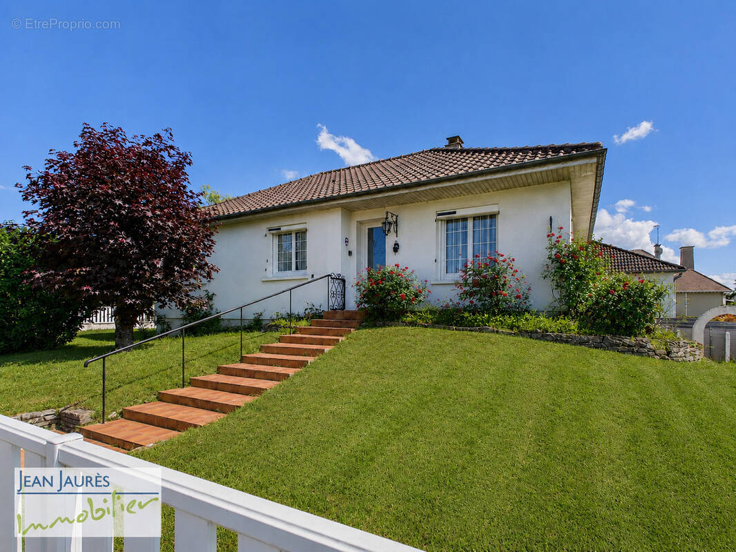Maison à PONT-SAINTE-MARIE