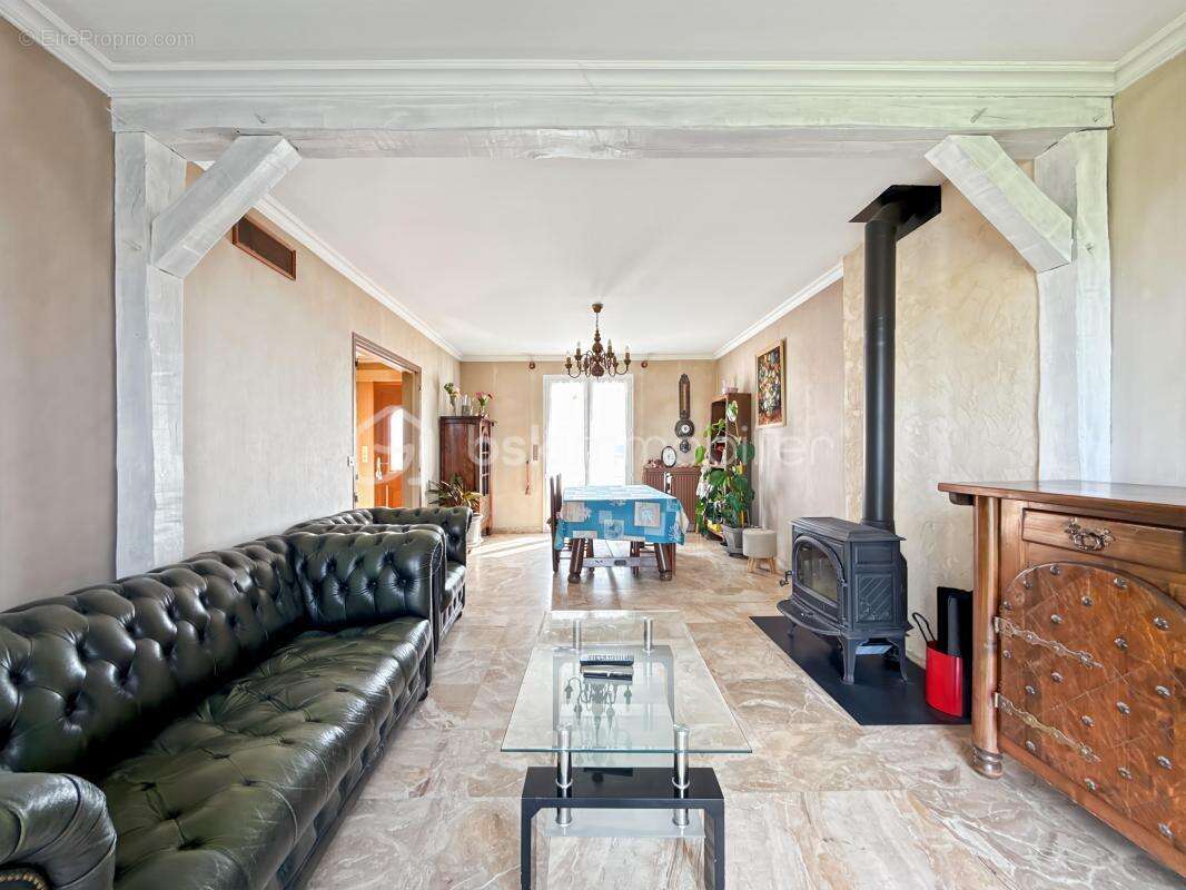 Maison à MONTACHER-VILLEGARDIN